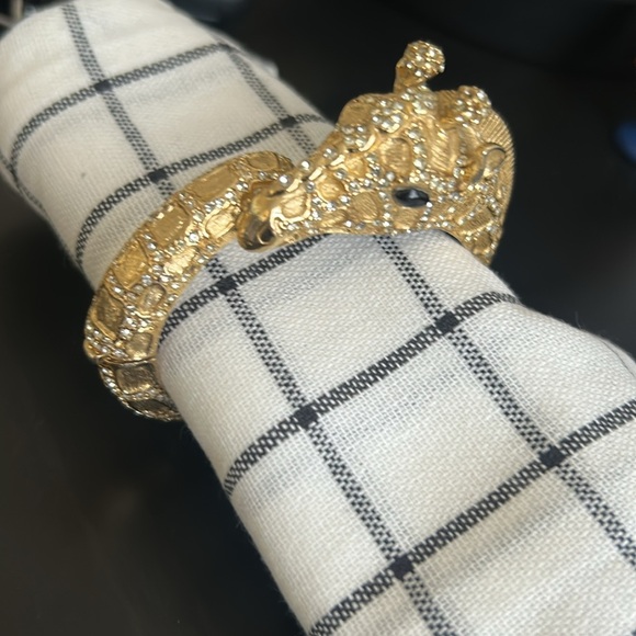 Ciner Gold & Crystal Giraffe Bracelet - Picture 8 of 11